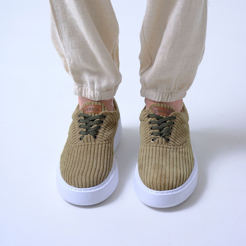 mens khaki nike shoes